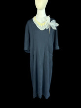 Charger l'image dans la galerie, "Fleur"