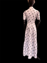 Charger l&#39;image dans la galerie, &quot; Bouquets &quot; . Robe années 40. Taille XS/S
