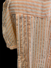 Charger l&#39;image dans la galerie, &quot; Striped &quot;. chemisier années 30. Taille S/M
