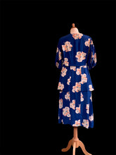 Charger l&#39;image dans la galerie, &quot; Electric blue &quot; . Robe années 40. Taille S
