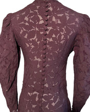 Charger l'image dans la galerie, " Plum lace ". Robe en dentelle années 40. Taille S
