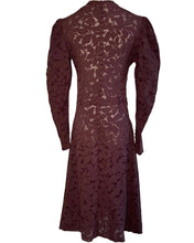 Charger l'image dans la galerie, " Plum lace ". Robe en dentelle années 40. Taille S