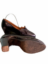 Upload image to gallery, Chaussures &quot;restriction&quot; années 40. Taille 37,5
