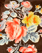 Upload image to gallery, &quot;Bouquet&quot; Robe en soie des années 30. Taille S
