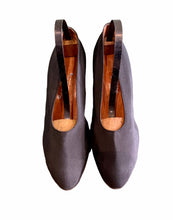 Upload image to gallery, Chaussures années 20
