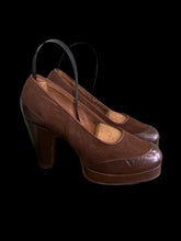 Upload image to gallery, Chaussures années 40. Taille 33

