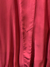 Charger l&#39;image dans la galerie, &quot; Raspberry &quot; Robe en soie années 20. Taille M/L

