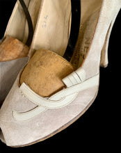 Upload image to gallery, Chaussures années 50 . Taille 36,5
