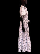Upload image to gallery, &quot; Bouquets &quot; . Robe années 40. Taille XS/S
