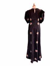 Upload image to gallery, &quot; Roses &quot;. Robe années 30. Taille S
