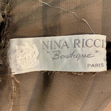 Charger l&#39;image dans la galerie, &quot;Nina Ricci Boutique&quot; Paris, robe des années 50. Taille S

