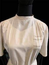 Upload image to gallery, &quot; Embroidery &quot;. Robe années 30. Taille S
