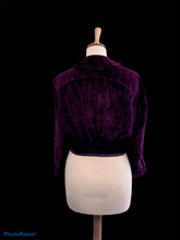 Charger l&#39;image dans la galerie, &quot;violette&quot;, Chemisier velours de soie années 30. Taille XS
